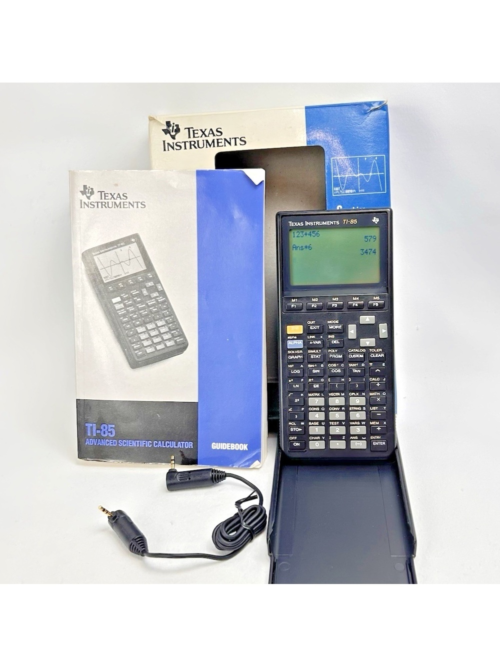 Texas Instruments TI-85 Graphing Calculator w/Box, Guide & Cable **Working**
